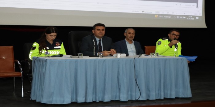 Kahta’da okul servis araçları bilgilendirme toplantısı düzenlendi